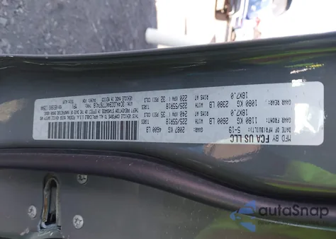 2019 Jeep Compass Limited 4X4 из США, поврежденный, VIN 3C4NJDCB4KT787418